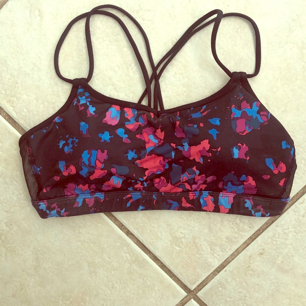 Lululemon sports bra